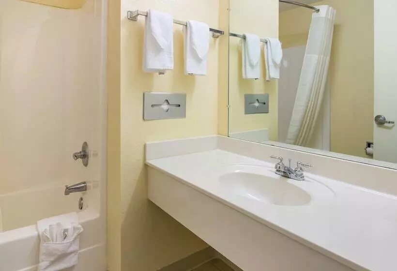 ２ダブルベッドのスタンダードルーム, Americas Best Value Inn Clayton