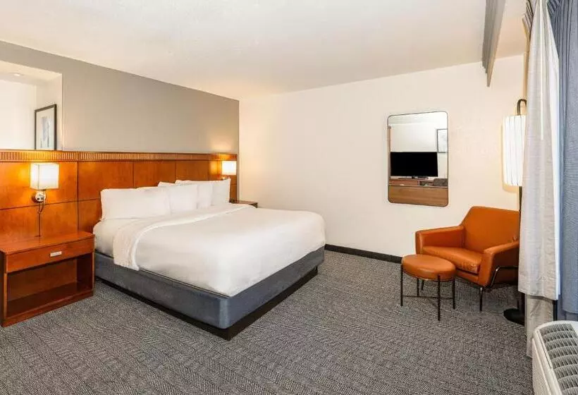 キングサイズベッドのスタンダードルーム, Courtyard By Marriott Wichita At Old Town