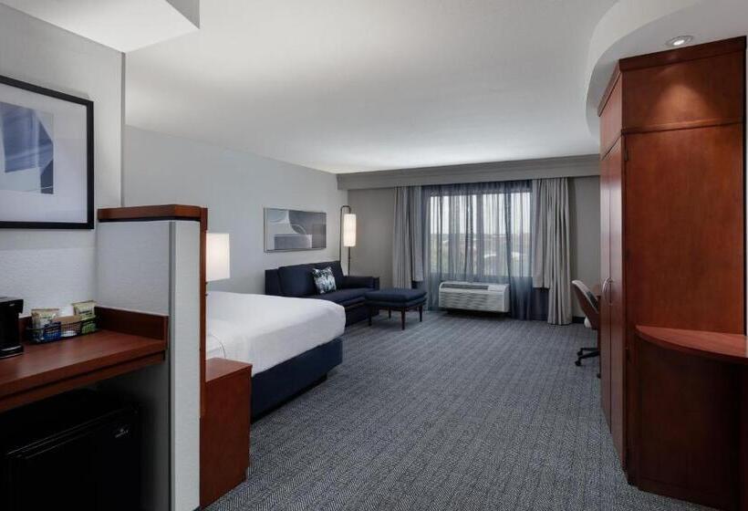 스탠다드 룸 킹사이즈 침대, Courtyard By Marriott Wichita At Old Town