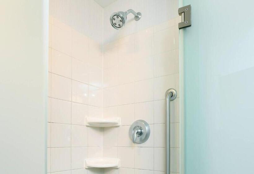 غرفة قياسية لذوى الاحتياجات الخاصة, Courtyard Cincinnati North At Union Centre