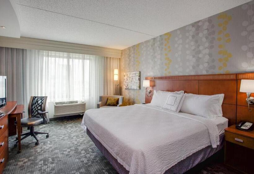 Стандартный Номер Кровать Кинг, Courtyard Republic Airport Long Island/farmingdale