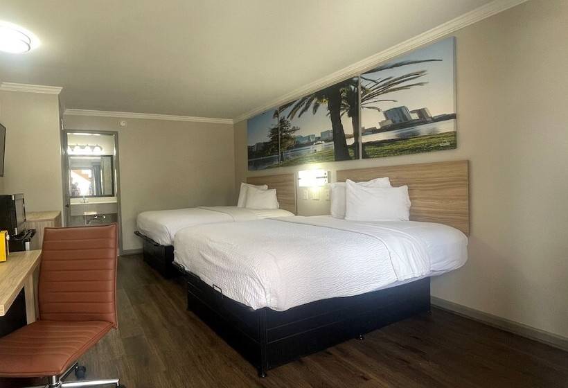 ２ダブルベッドのスタンダードルーム, Days Inn By Wyndham Slidell