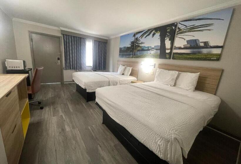 ２ダブルベッドのスタンダードルーム, Days Inn By Wyndham Slidell