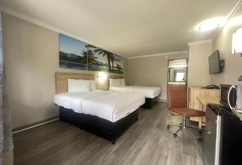 ２ダブルベッドのスタンダードルーム, Days Inn By Wyndham Slidell