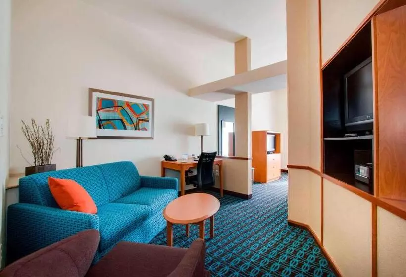 キングサイズベッドのエクゼクティブルーム, Fairfield Inn & Suites By Marriott Clermont
