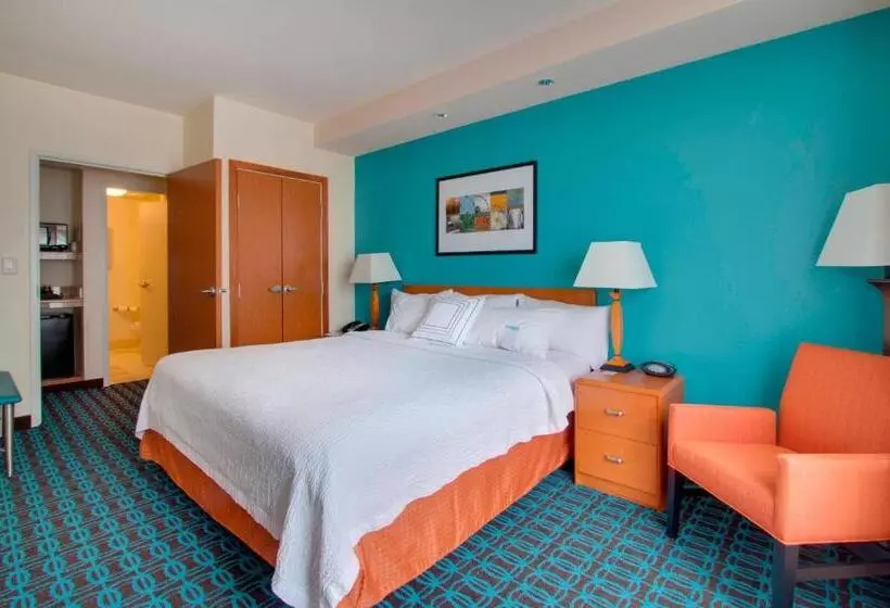 キングサイズベッドのスイートルーム, Fairfield Inn & Suites By Marriott Clermont