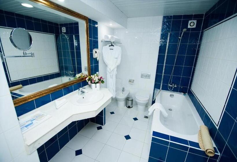 سوییت جونیور, Kazzhol Hotel Astana