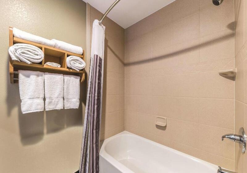 Номер Deluxe, La Quinta By Wyndham Tulsa   Catoosa