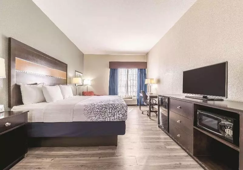 キングサイズベッドのデラックスルーム, La Quinta By Wyndham Tulsa Catoosa