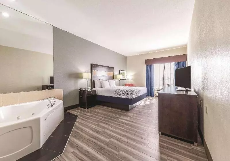 キングサイズベッドのデラックスルーム, La Quinta By Wyndham Tulsa Catoosa