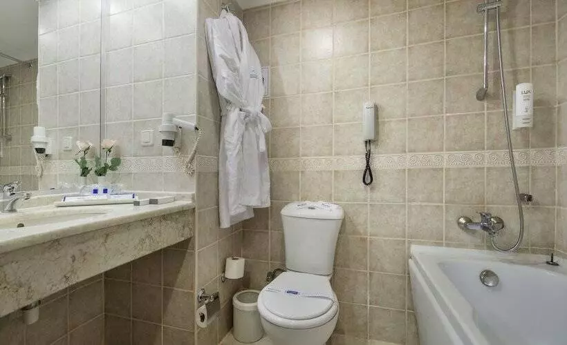 Standard Room, Palan
