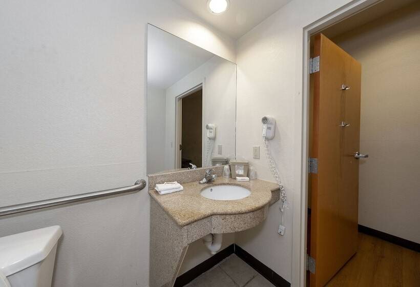 Номер Deluxe Адаптированный для Инвалидов, Red Roof Inn & Suites Biloxi   Ocean Springs