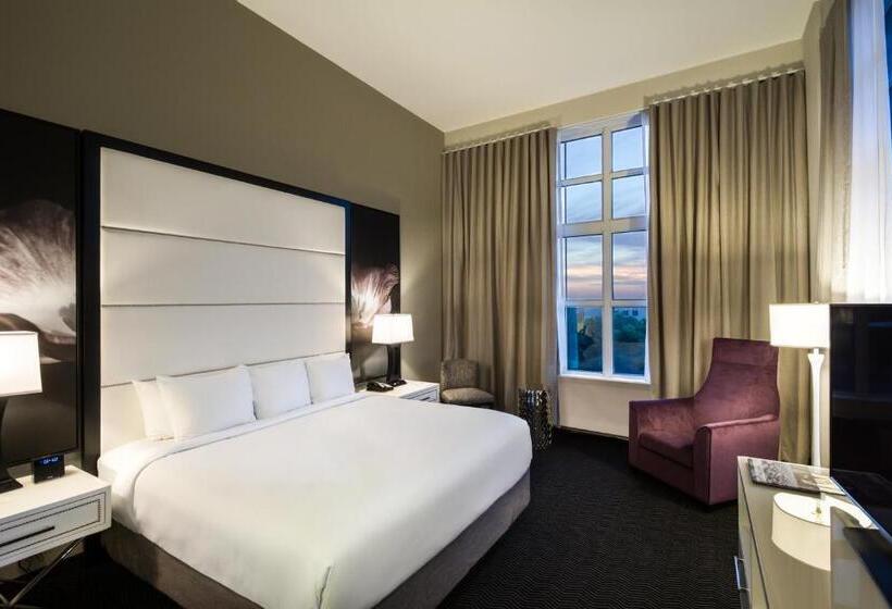 חדר סטנדרט עם מיטת קינג, Tryp By Wyndham Savannah