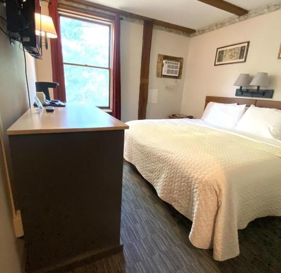 キングサイズベッドのスタンダードルーム, Lake Ontario Motel & Inn