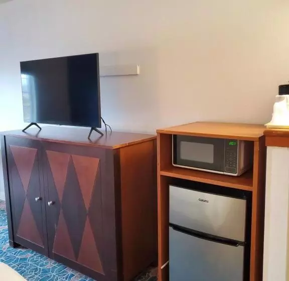 キングサイズベッドのスタンダードルーム, Omak Inn