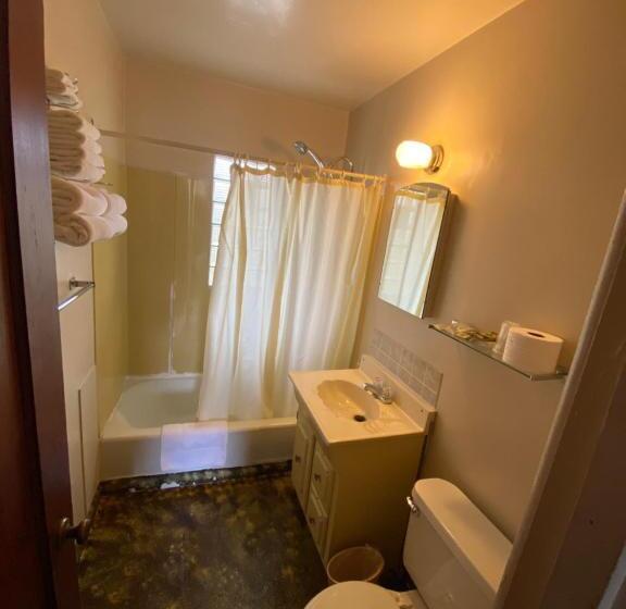 침실 2개 스위트, Rainbow Motel