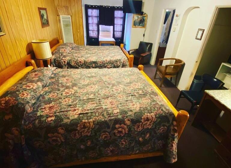 패밀리 룸, Rainbow Motel