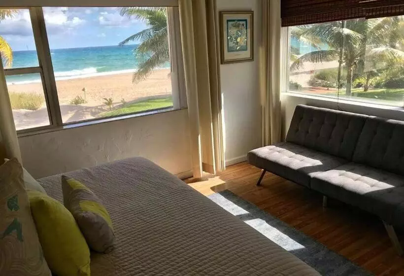 キングサイズベッドのスタンダードルーム, Ebb Tide Resort