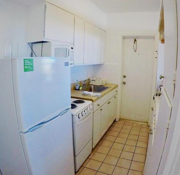 キングサイズベッドのスタンダードルーム, Ebb Tide Resort