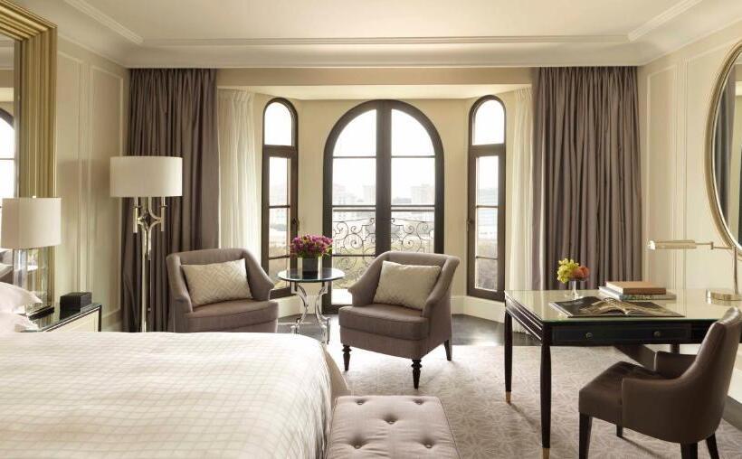 キングサイズベッドのデラックスルーム, Four Seasons Hotel Baku