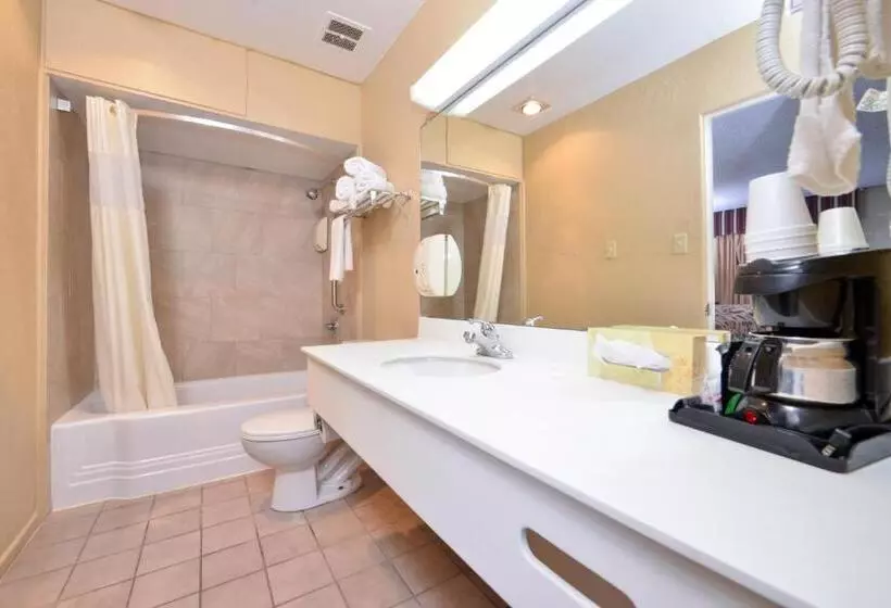 ２ダブルベッドのスタンダードルーム, Americas Best Value Inn Lubbock East