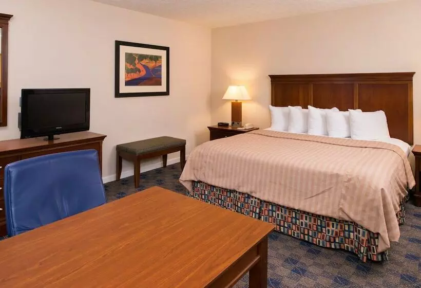 スイート, Charwood Suites