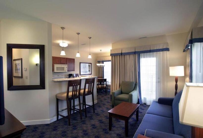 スイート, Charwood Suites