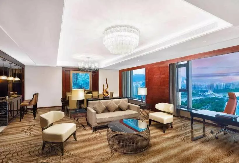 キングサイズベッドのデラックススイート, Crowne Plaza Lanzhou By Ihg
