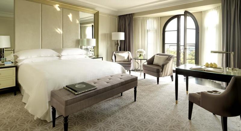 シティビューのデラックスルーム, Four Seasons Hotel Baku