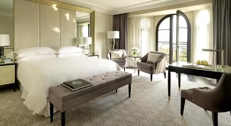 シティビューのデラックスルーム, Four Seasons Hotel Baku