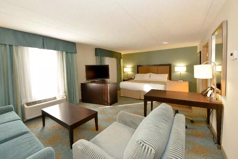Sviitti King-vuode, Holiday Inn Express Hotel & Suites Waterloo   St. Jacobs Area, An Ihg