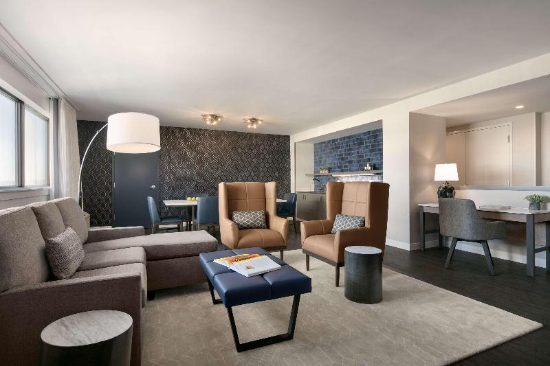 Люкс Кровать Кинг, Holiday Inn Express Hotel & Suites Waterloo   St. Jacobs Area, An Ihg