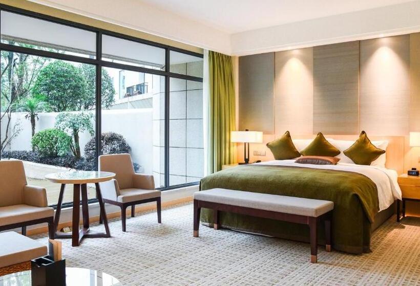 Люкс Кровать Кинг, Intercontinental Heilong Lake By Ihg
