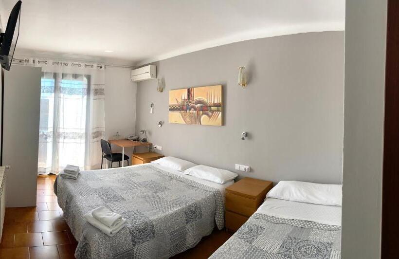 غرفة قياسية ثلاثية, Les Roques