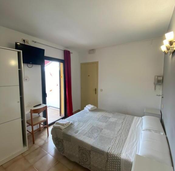 Четырехместный Номер Стандарт, Les Roques