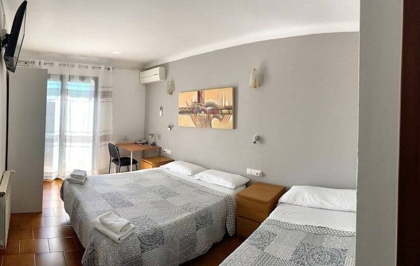 Номер Стандарт Трехместный, Les Roques