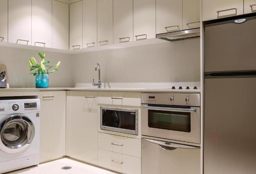 شقة غرفة واحدة, Oaks Gold Coast