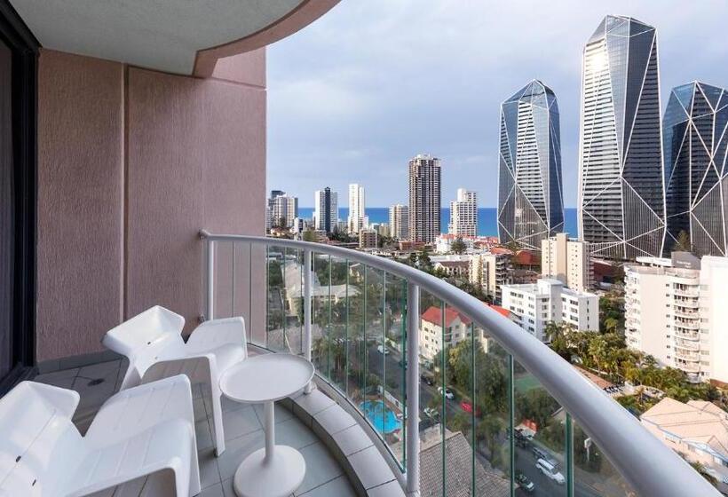 إستوديو قياسى مطل على البحر, Oaks Gold Coast