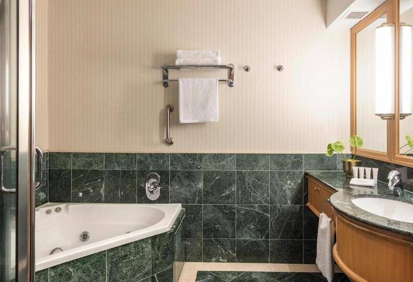 شقة غرفتين, Oaks Gold Coast