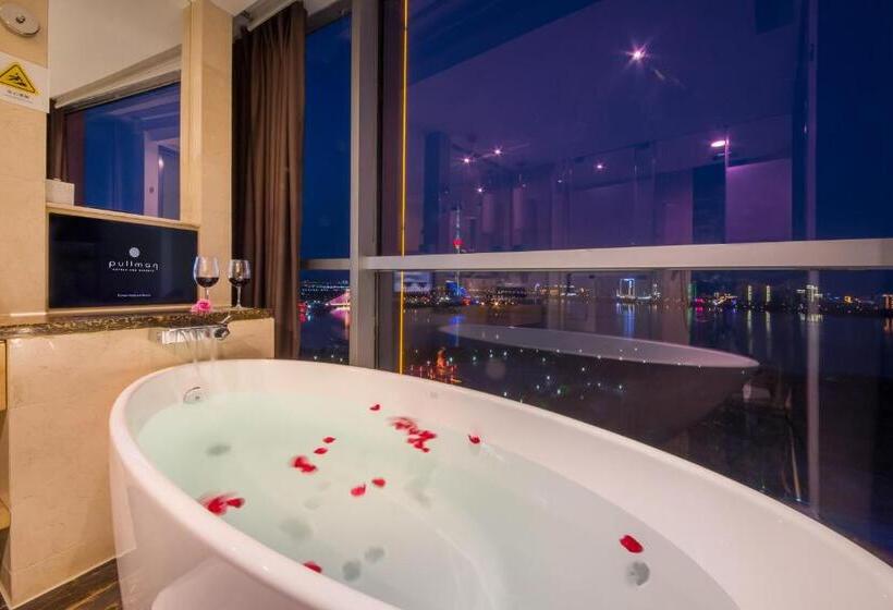 キングサイズベッドのデラックスルーム, Pullman Linyi Lushang