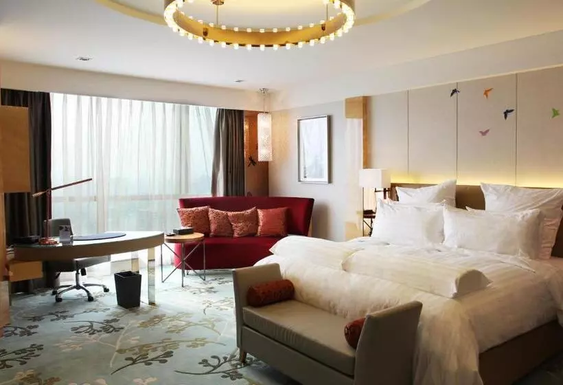 اتاق لوکس با تخت بزرگ, Pullman Linyi Lushang