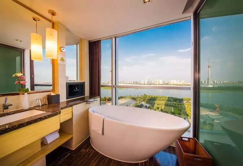 سوییت لوکس, Pullman Linyi Lushang