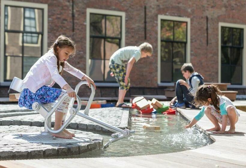 家庭间, Tulip Inn Leiden Centre