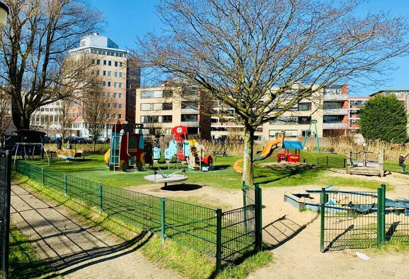 家庭间, Tulip Inn Leiden Centre