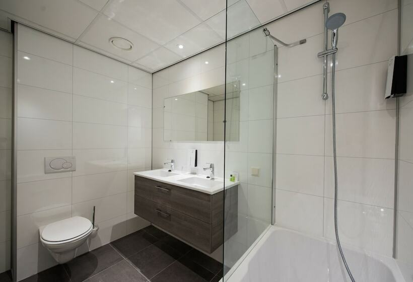 Семейный Номер, Tulip Inn Leiden Centre
