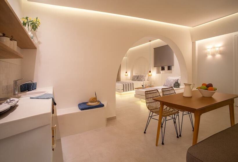 Standard Studio, Margarenia