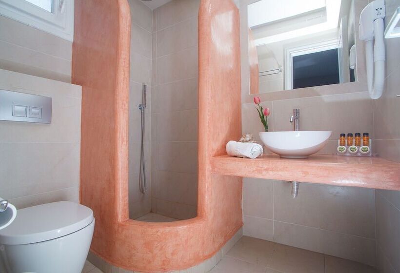 Standard Studio, Margarenia