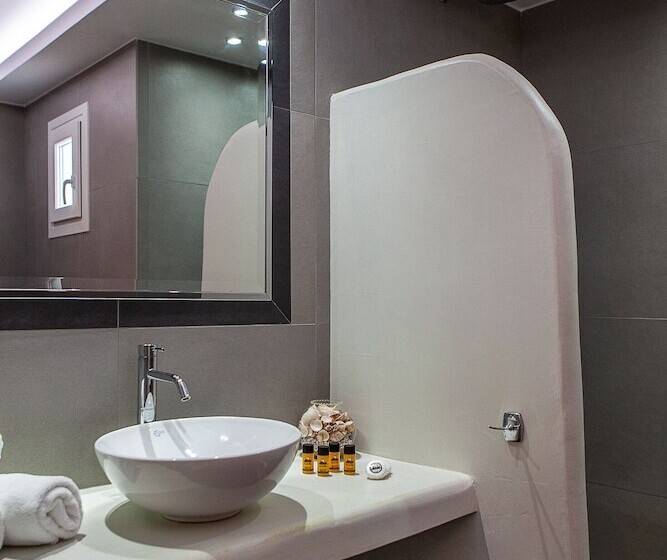 Standard Studio, Margarenia