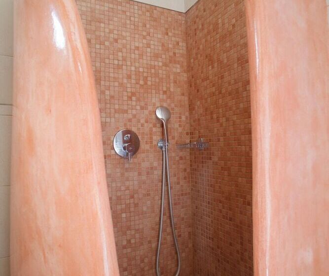 Standard Studio, Margarenia