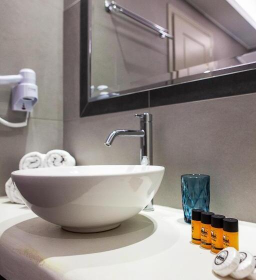 Standard Studio, Margarenia